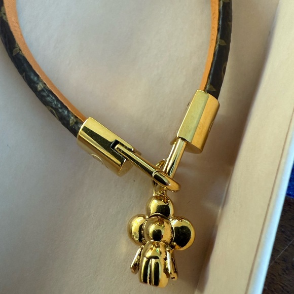 NIB Authentic Louis Vuitton Vivienne Bracelet  size 19 - Picture 10 of 15